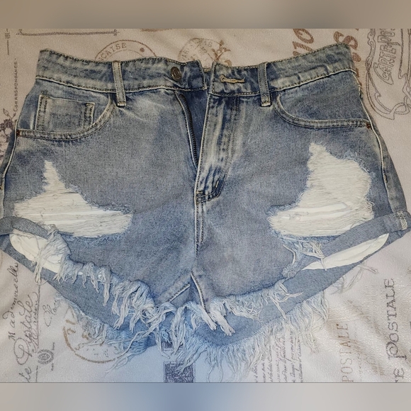 S: 30 ( Wmns 8-10)  Shein Distressed Shorts - Picture 1 of 4